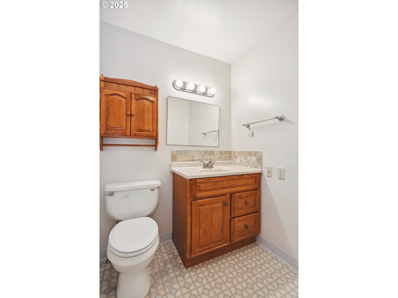 Bathroom, Attached