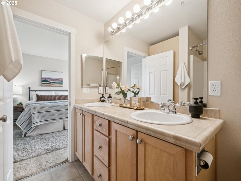 Owner's Suite Bathroom