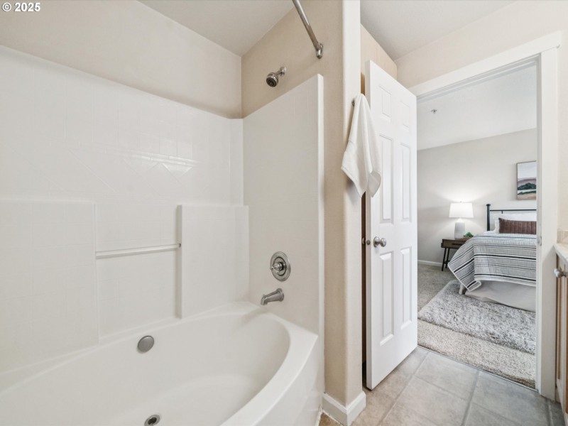 Owner's Suite Bathroom