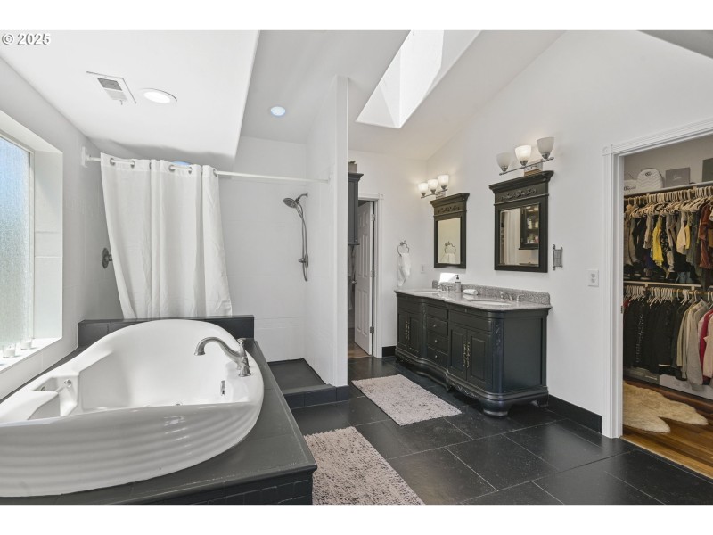 Owner's Suite Bathroom