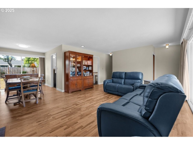 Living Room/Dining Room