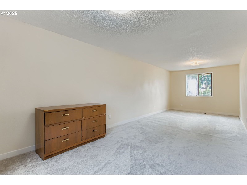 Bedroom, Primary