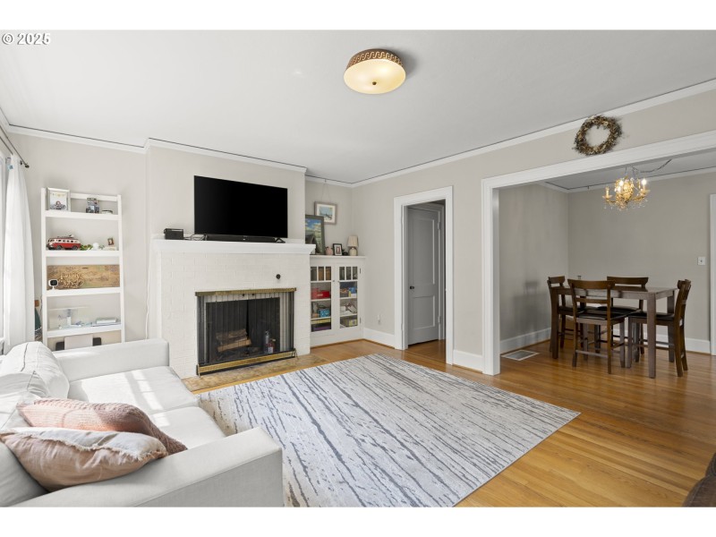 Living Room/Dining Room