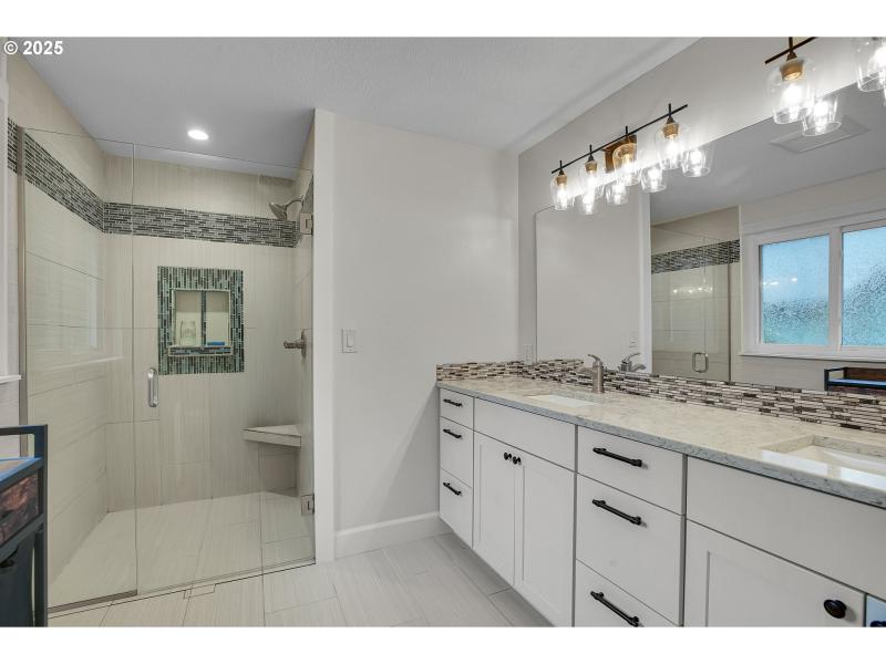 Owner's Suite Bathroom