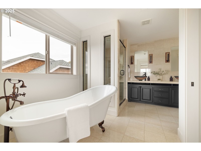 Owner's Suite Bathroom