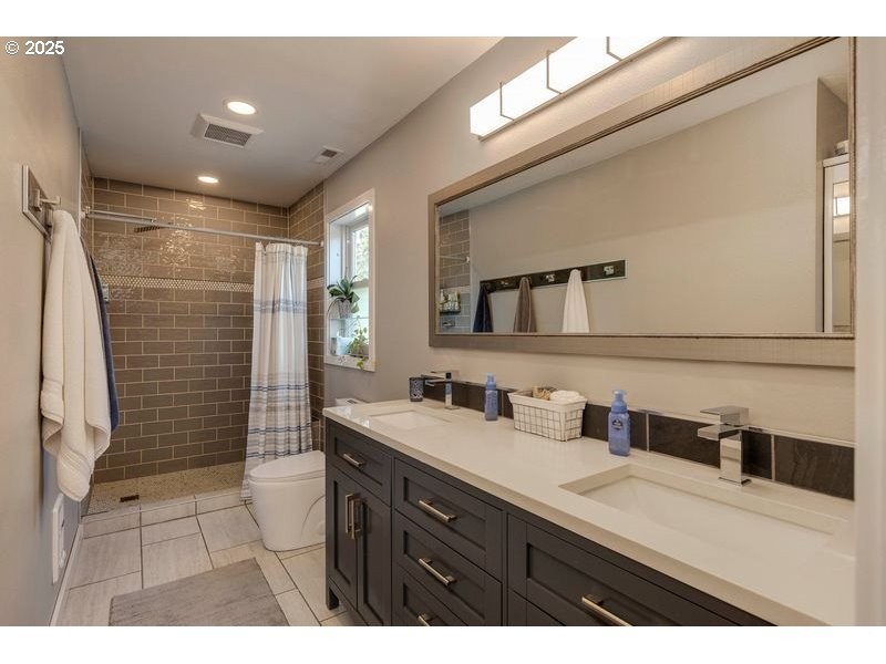 Owner's Suite Bathroom