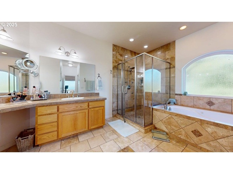 Bathroom, Attached
