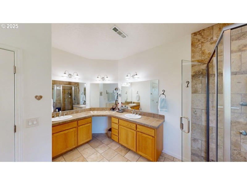 Bathroom, Attached