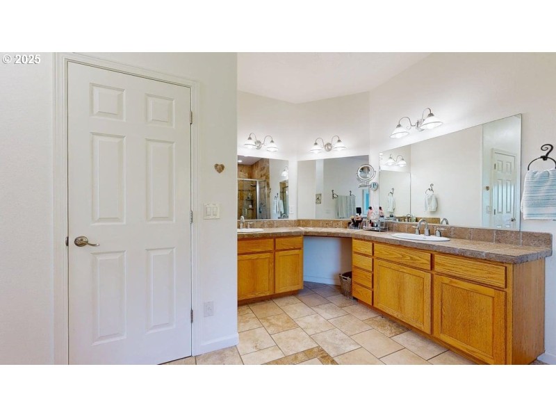 Bathroom, Attached