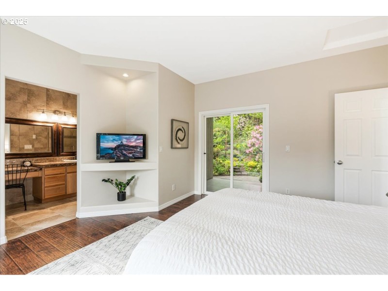 Bedroom, Owner's Suite