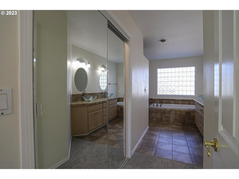 Bathroom, Attached