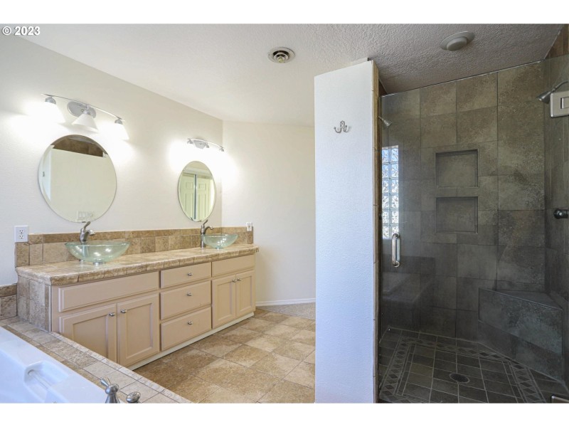 Bathroom, Attached