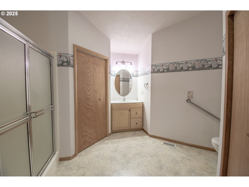 Bathroom, Attached