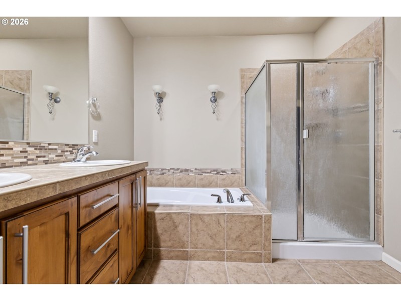 Bathroom, Attached