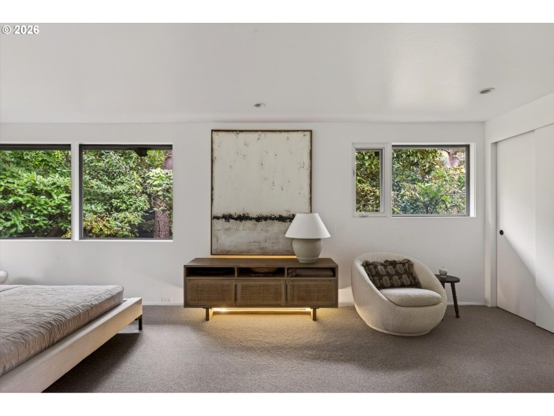 Bedroom, Primary