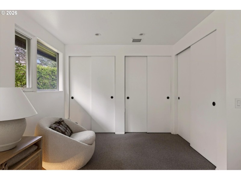 Bedroom, Primary