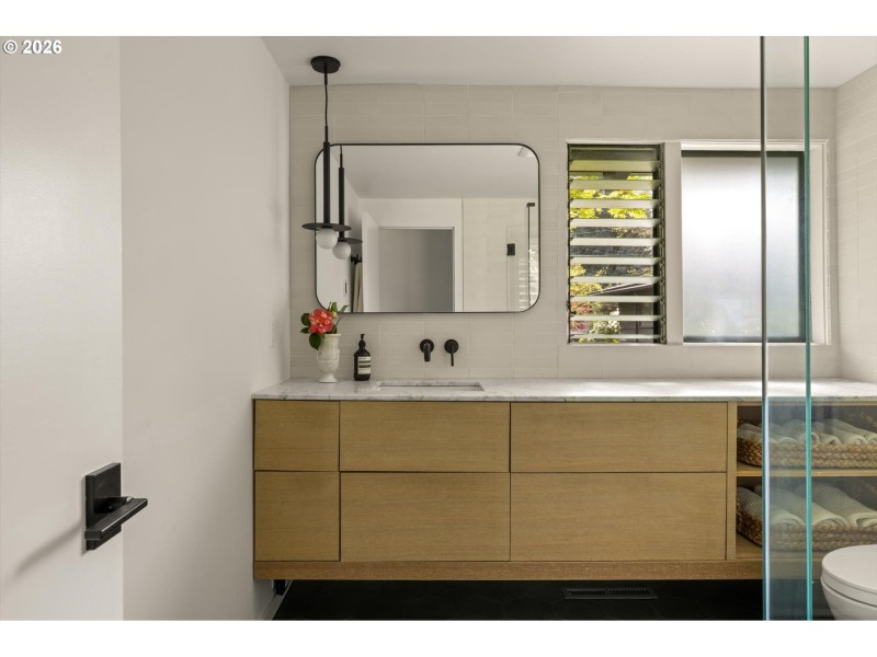 Bathroom, Attached