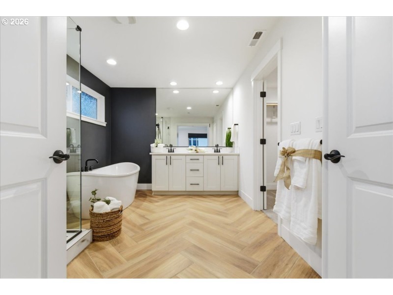 En Suite Bathroom
