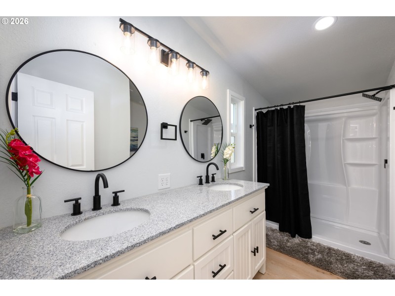 Bathroom, Attached