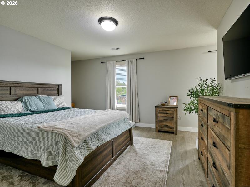 Bedroom, Primary