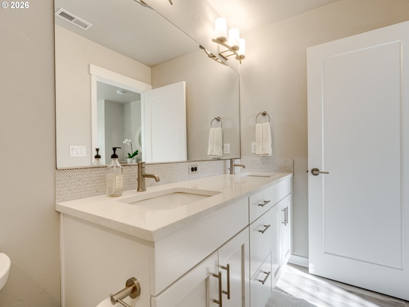Bathroom, Attached