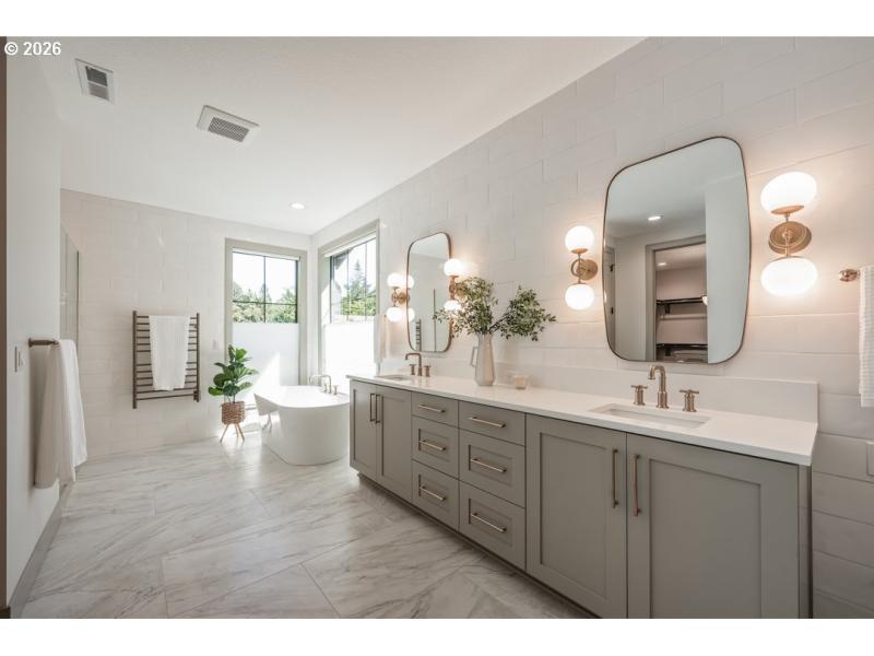 Owner's Suite Bathroom