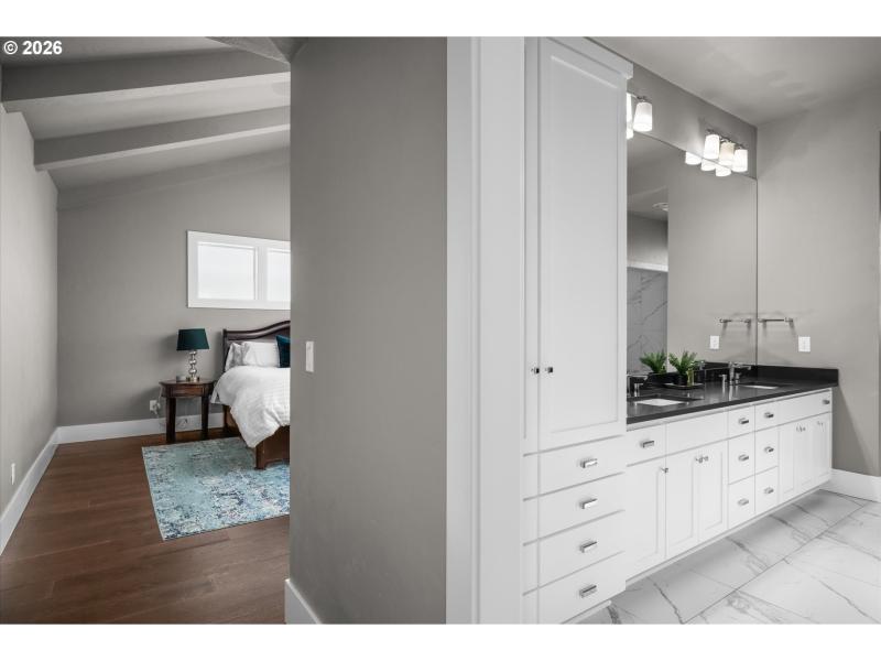 Bathroom, Attached