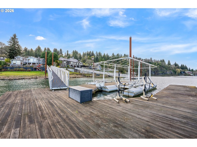 Dock