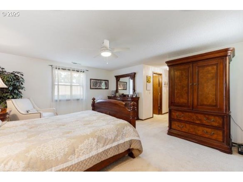 Bedroom, Primary