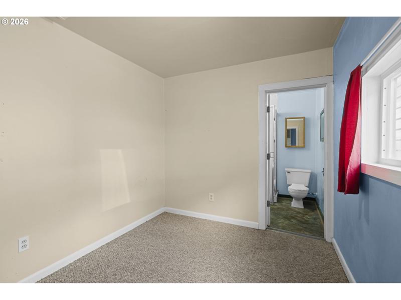 Bedroom, Primary