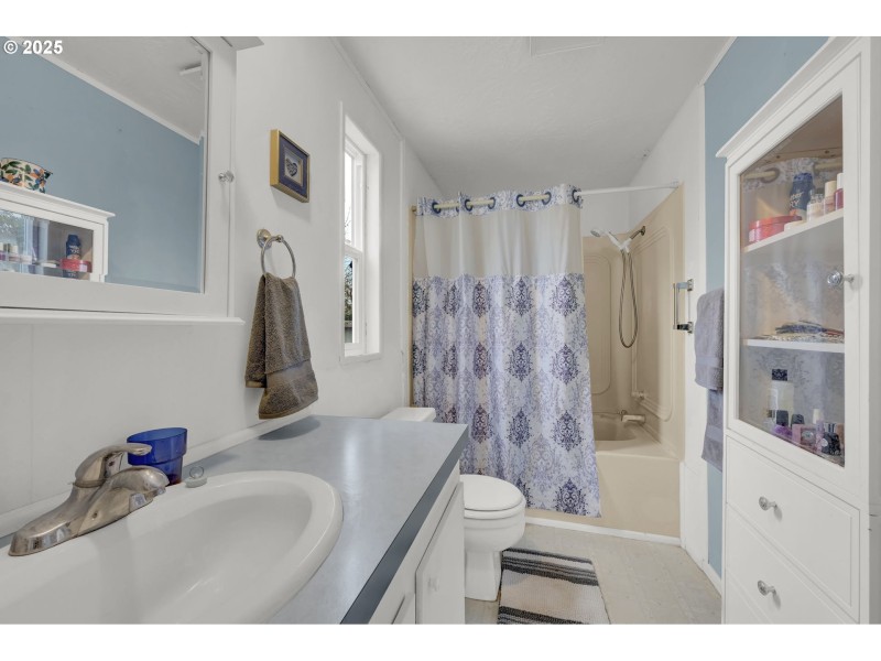 Bathroom, Attached
