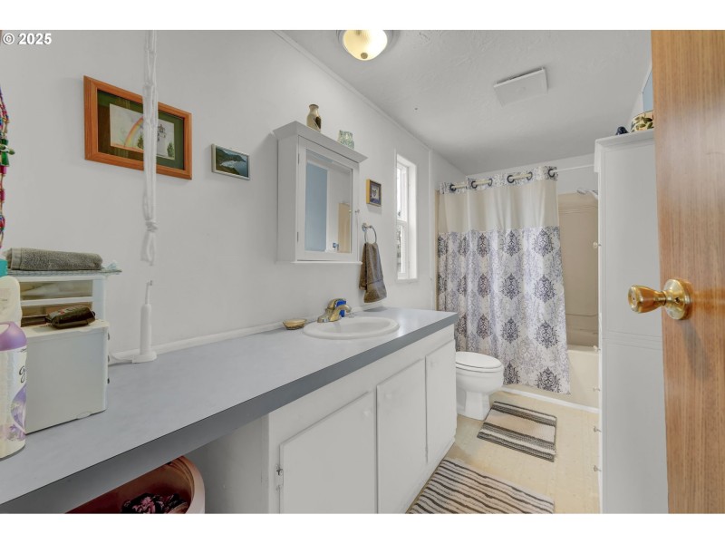 Bathroom, Attached
