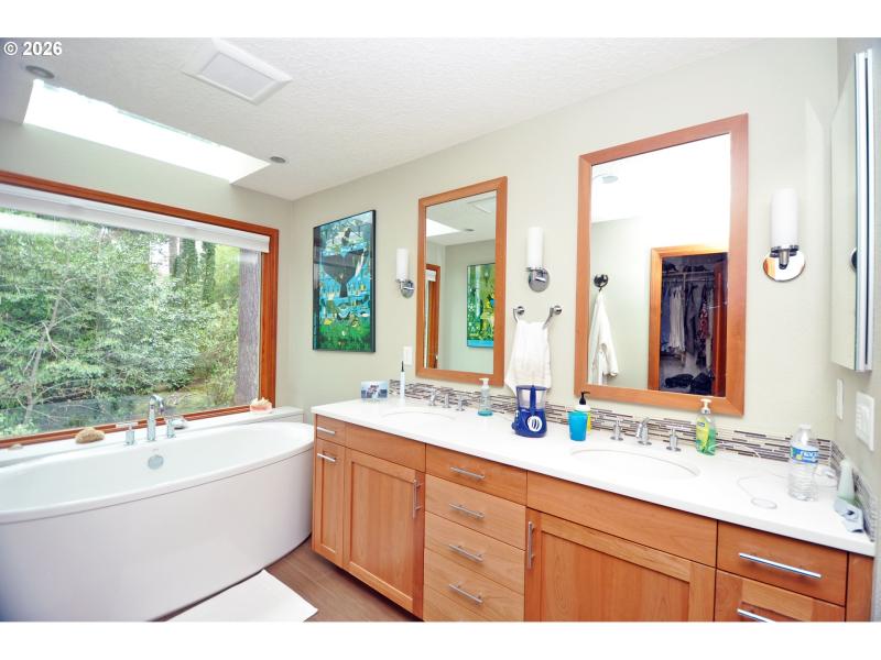 Owner's Suite Bathroom