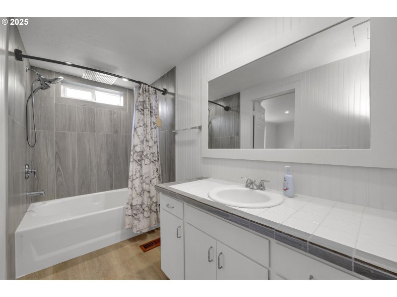 Bathroom, Attached