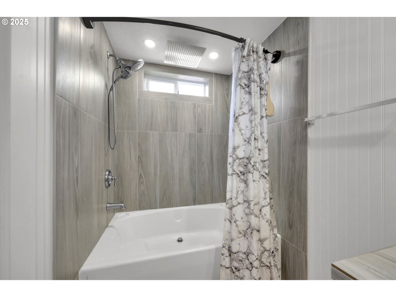 Bathroom, Attached