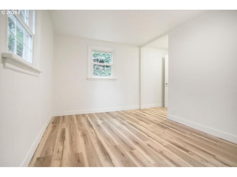 Bedroom, Primary
