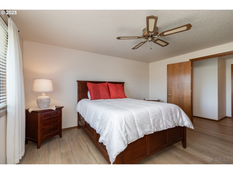 Bedroom, Primary