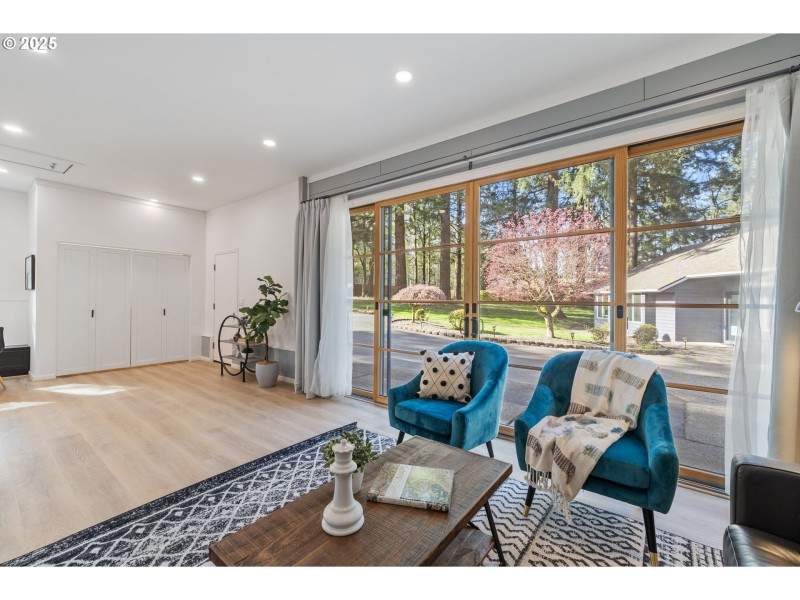 Living Room/Dining Room