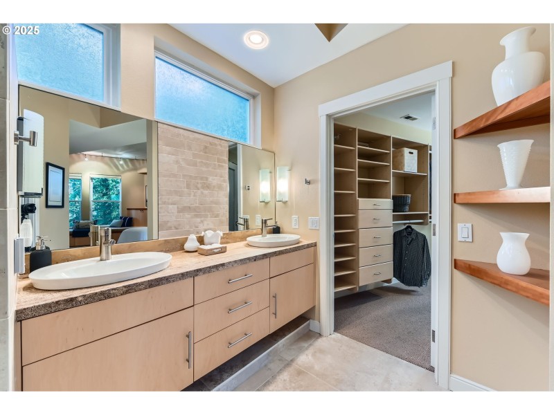 Bathroom, Attached