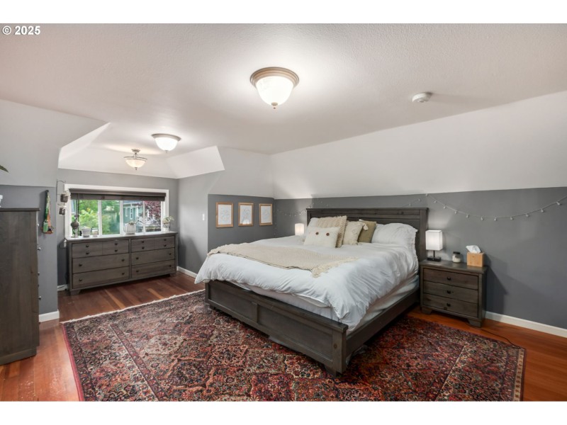Bedroom, Primary