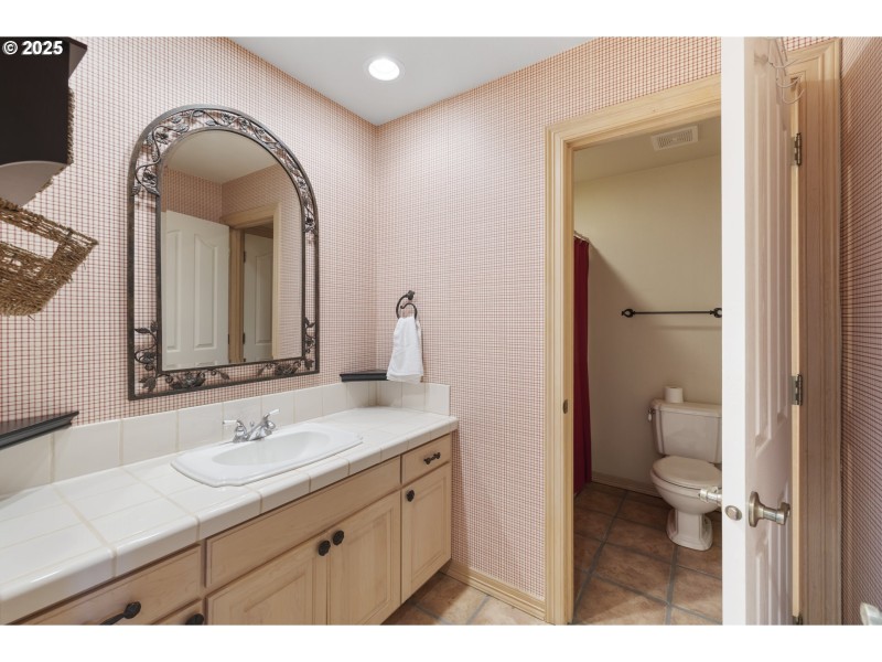 Bathroom, Continental