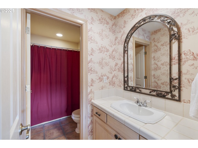 Bathroom, Continental