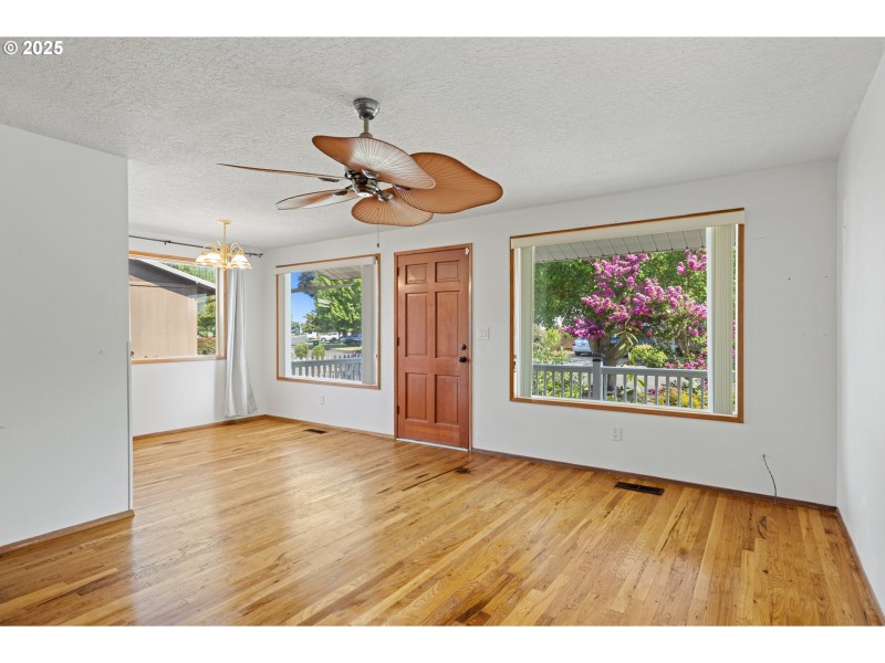 Living Room/Dining Room