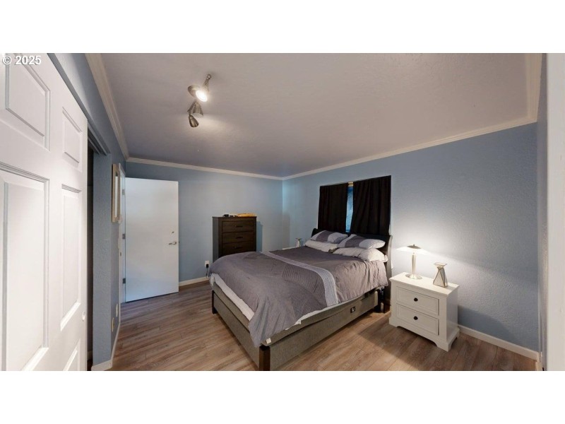 Bedroom, Primary