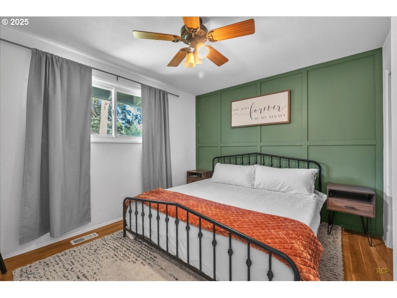 Bedroom, Primary
