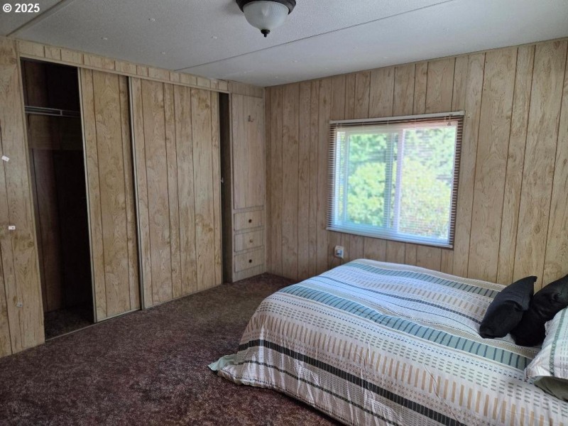 Bedroom, Primary