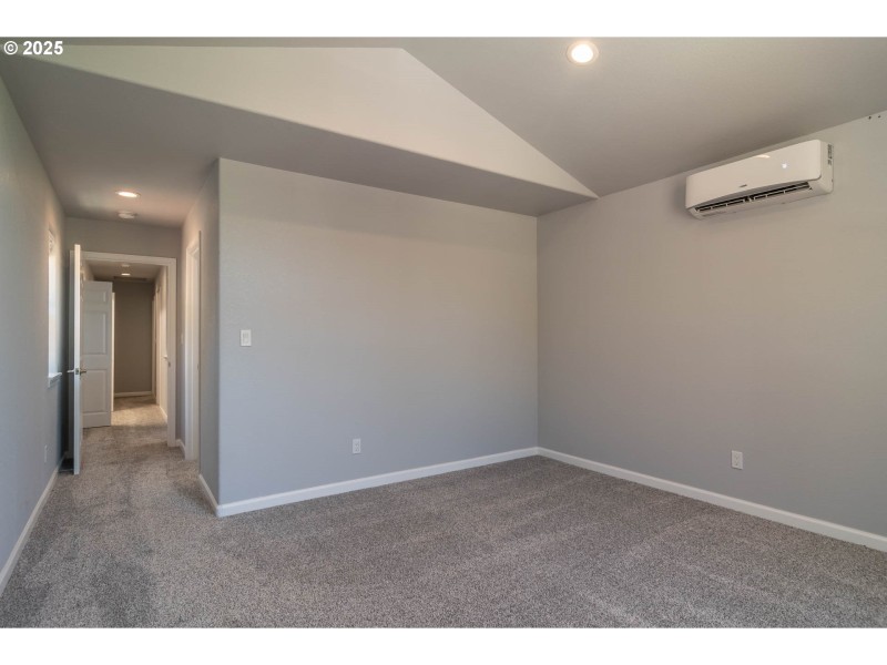 Bedroom, Primary