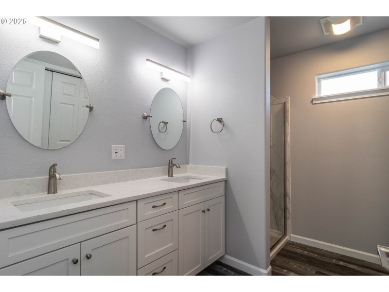 Bathroom, Attached