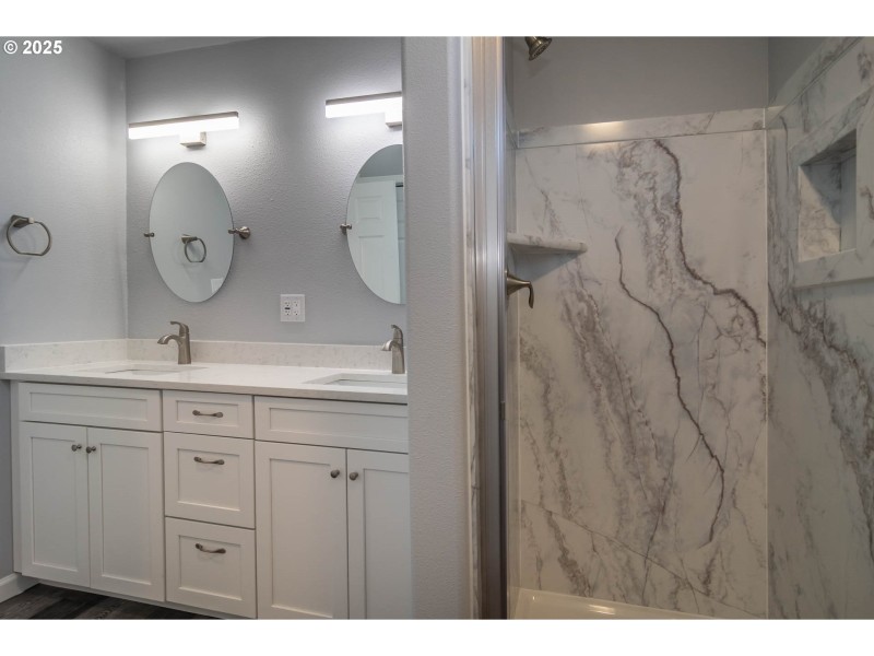 Bathroom, Attached