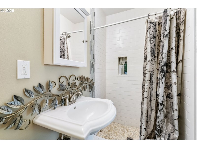Bathroom, Attached